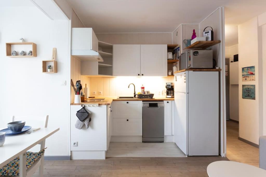 Chez Laurence - Elegant Appartement Climatise Avec Wifi Et Parking La Grande Motte Bagian luar foto