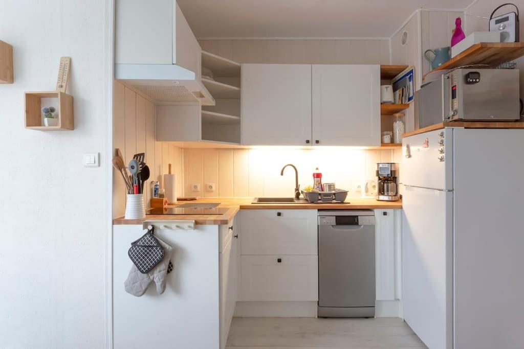 Chez Laurence - Elegant Appartement Climatise Avec Wifi Et Parking La Grande Motte Bagian luar foto