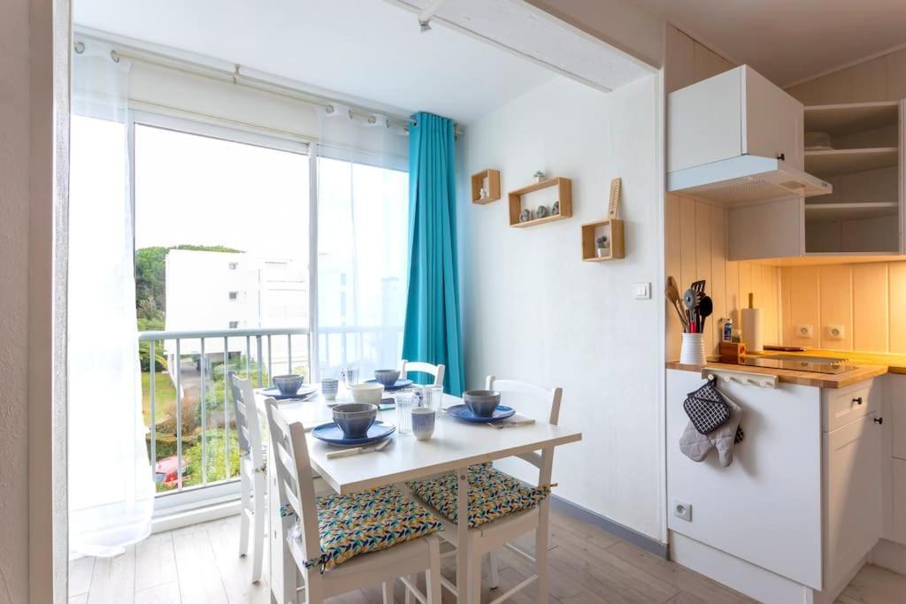 Chez Laurence - Elegant Appartement Climatise Avec Wifi Et Parking La Grande Motte Bagian luar foto